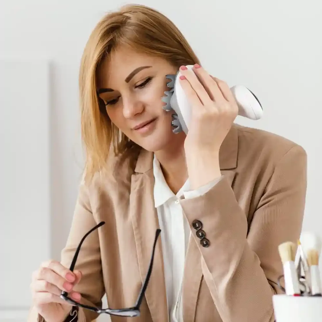 Masażer do skóry głowy elektryczny stymulujący - obrazek 7