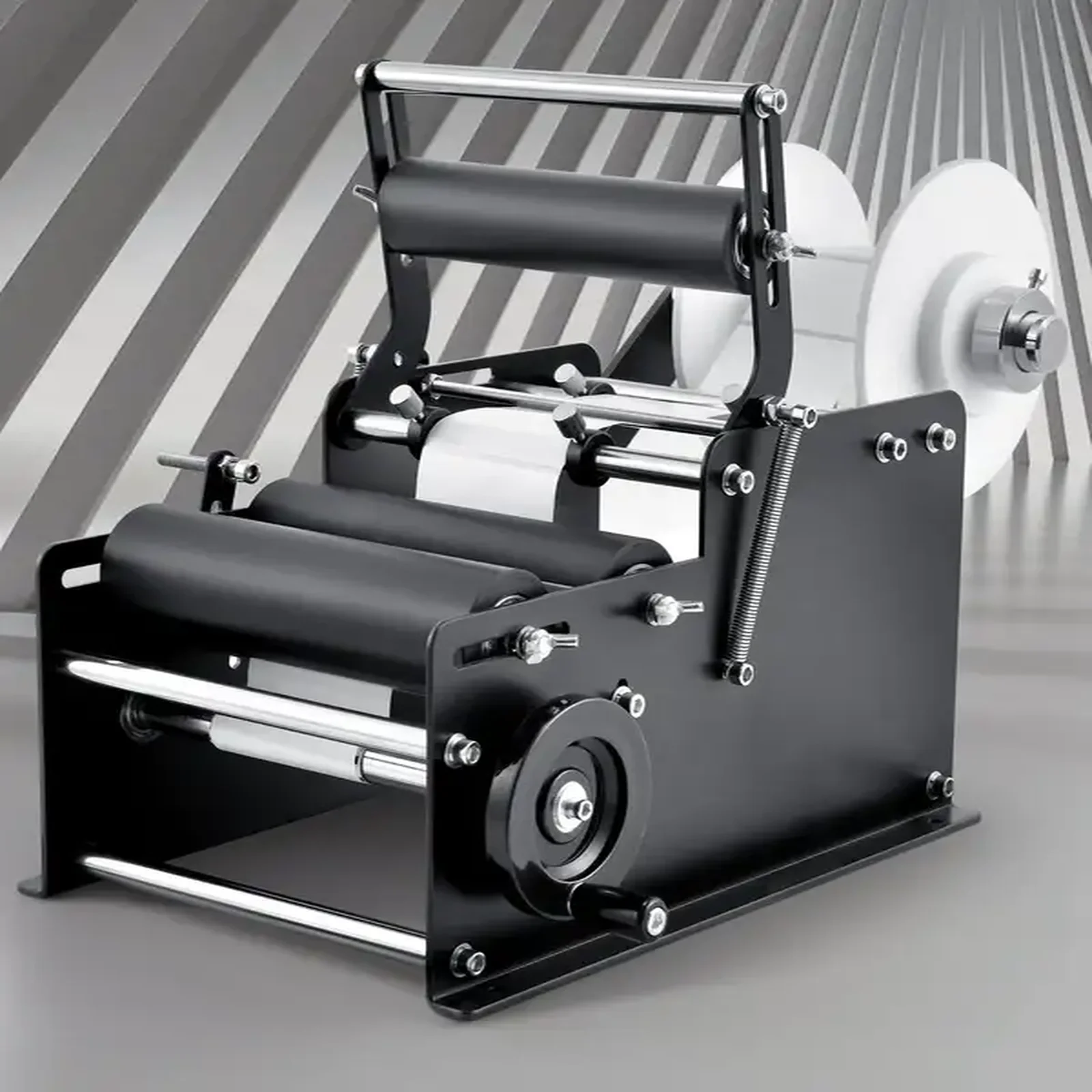 Etykieciarka automatyczna do butelek słoików 15-20 szt./min - obrazek 4